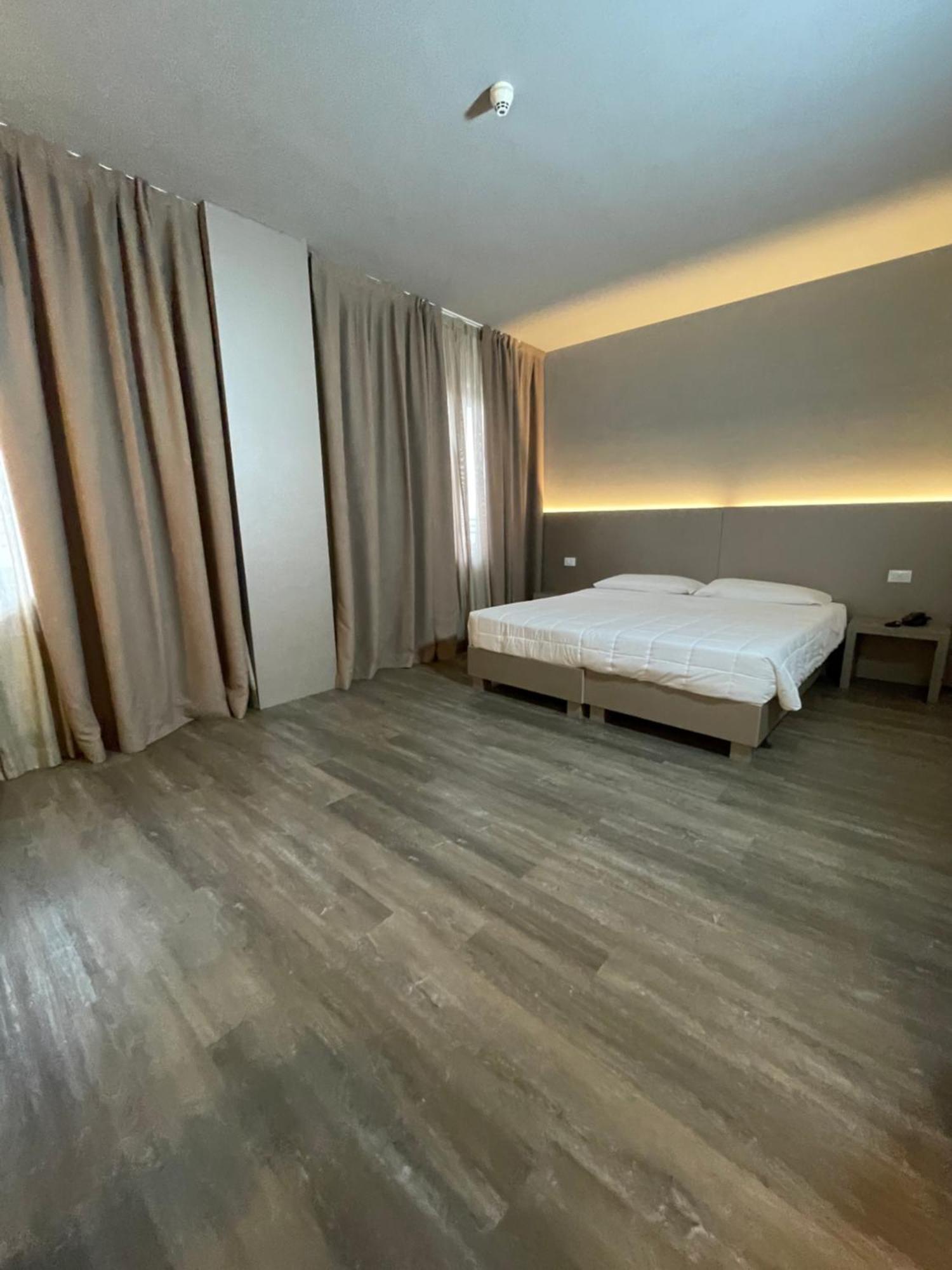 Hotel Albatros Mestre Zewnętrze zdjęcie