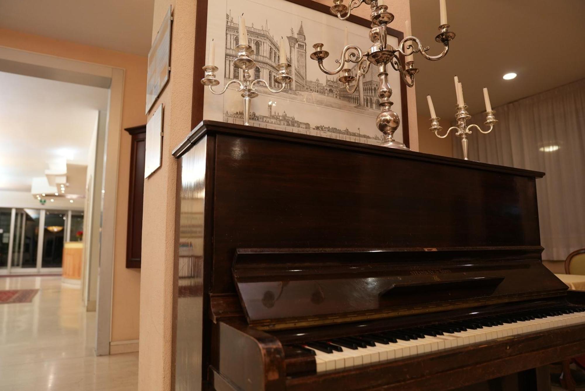 Hotel Albatros Mestre Zewnętrze zdjęcie