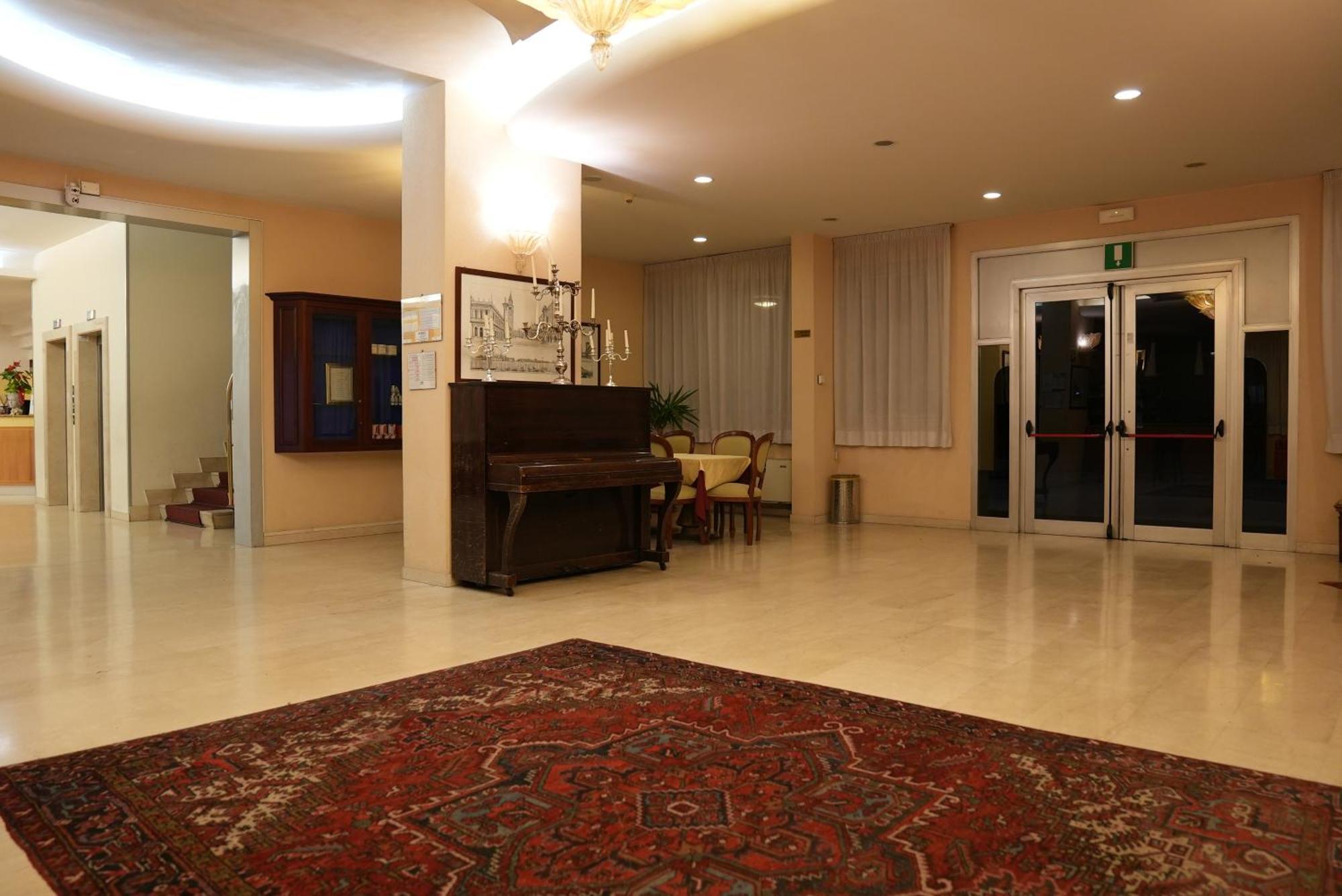 Hotel Albatros Mestre Zewnętrze zdjęcie