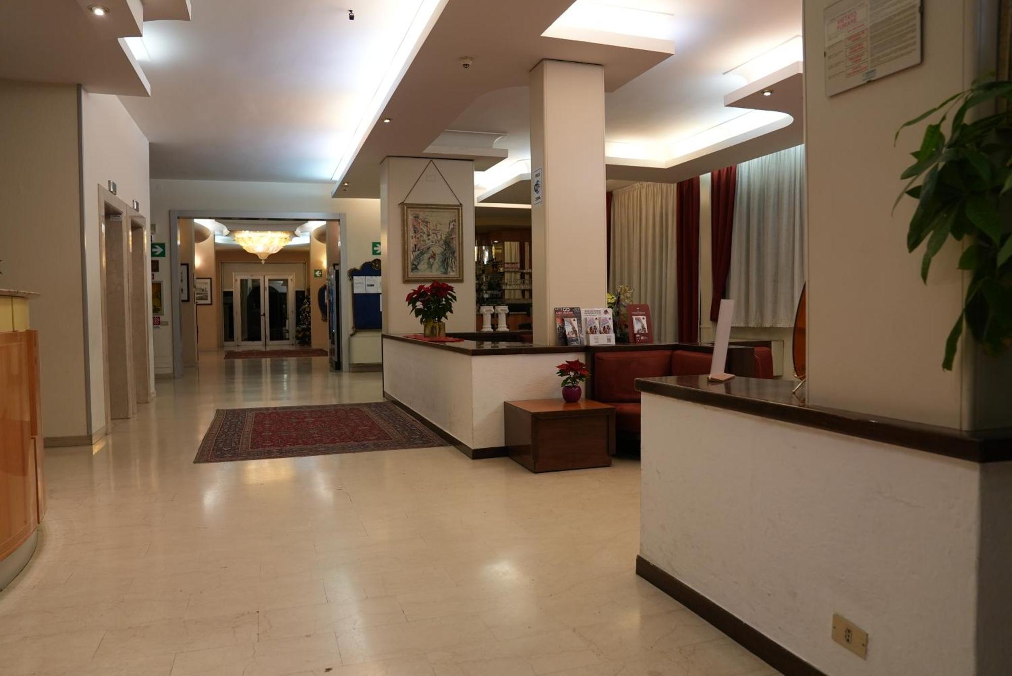 Hotel Albatros Mestre Zewnętrze zdjęcie